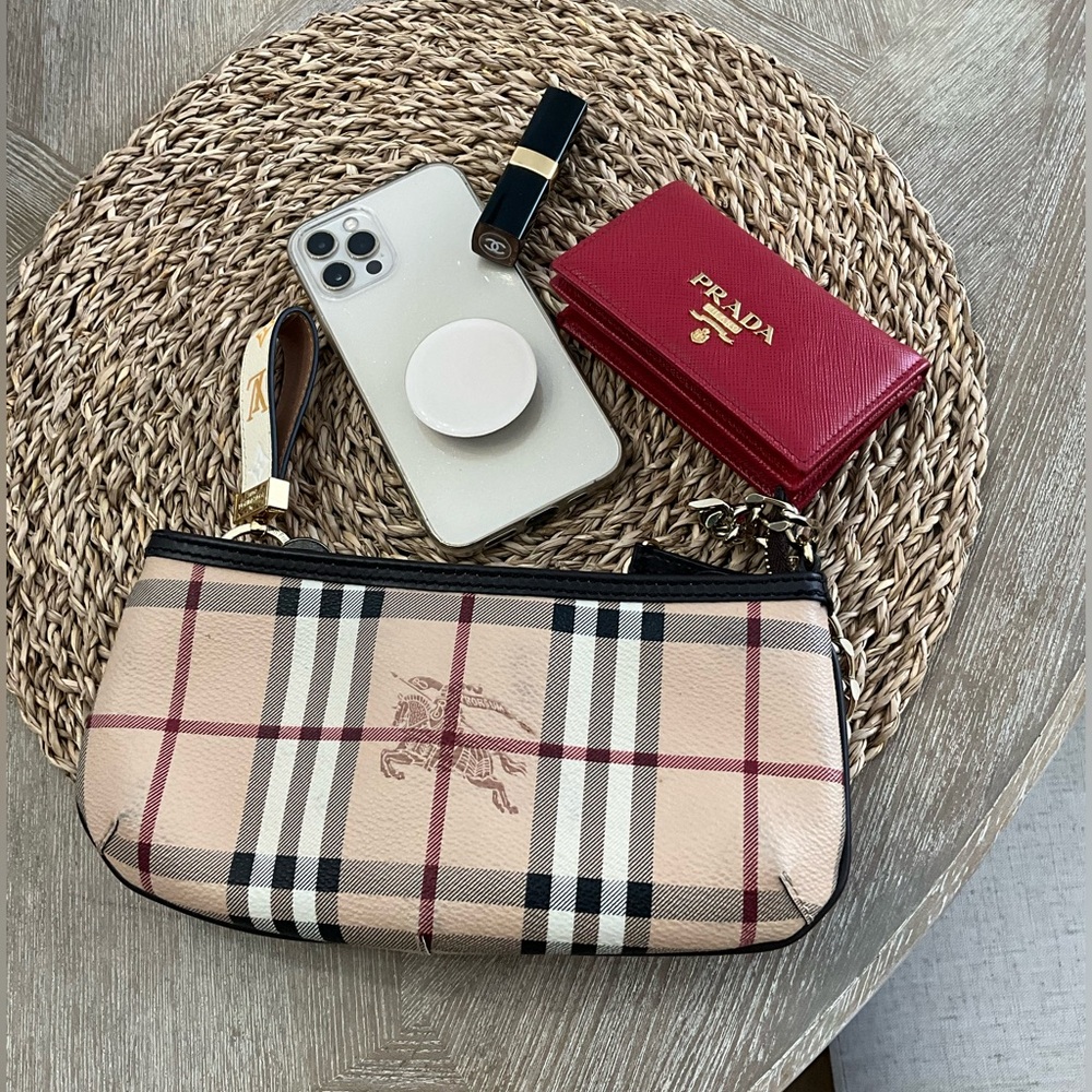 Burberry mini Clara wristlet pochette - Picture 14 of 16